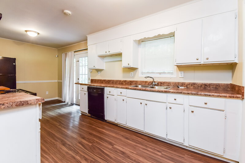 2,240/Mo, 2036 Terry Ln Douglasville, GA 30135 Kitchen View 2