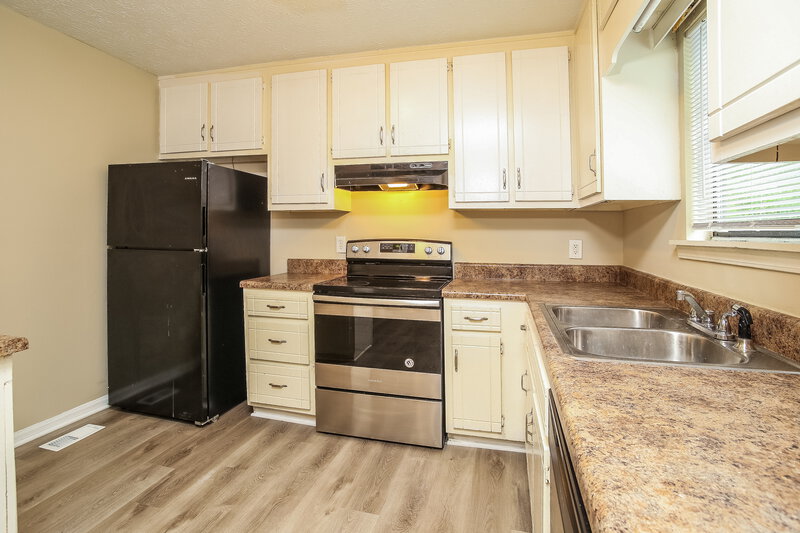 1,800/Mo, 2597 Carol Cir Douglasville, GA 30135 Kitchen View