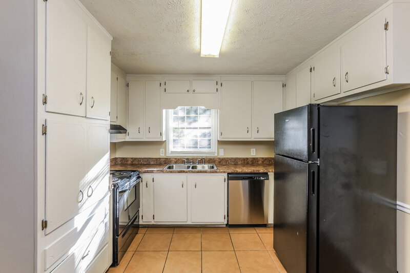 1,505/Mo, 3995 Holland Dr Douglasville, GA 30135 Kitchen View