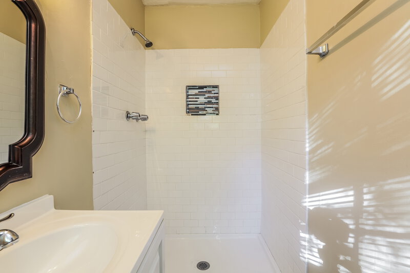 1,505/Mo, 3995 Holland Dr Douglasville, GA 30135 Main Bathroom View
