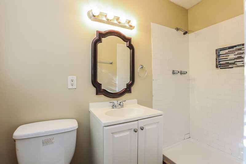 1,505/Mo, 3995 Holland Dr Douglasville, GA 30135 Main Bathroom View 2