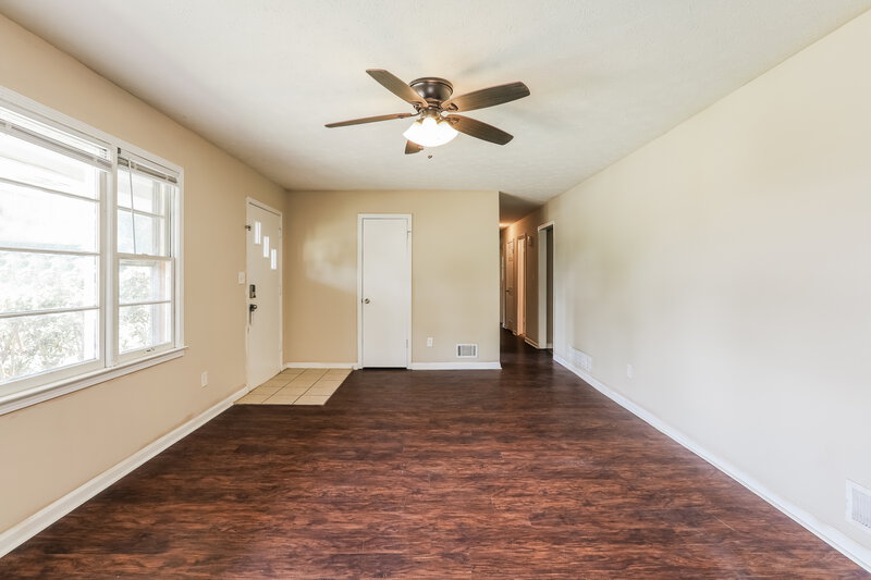 1,690/Mo, 4036 N Bent Pine Ct Douglasville, GA 30135 Living Room View