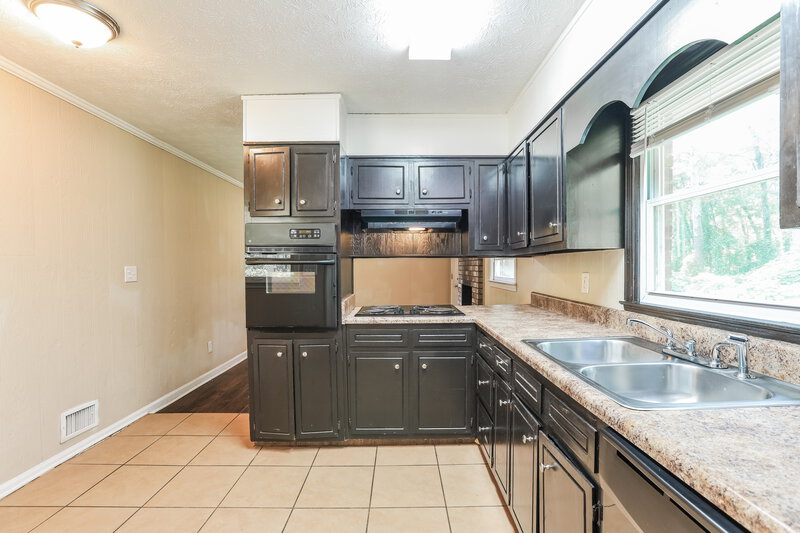 1,690/Mo, 4036 N Bent Pine Ct Douglasville, GA 30135 Kitchen View 2