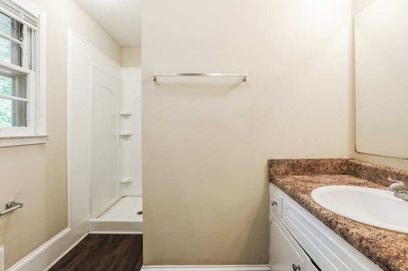 1,690/Mo, 4036 N Bent Pine Ct Douglasville, GA 30135 Main Bathroom View