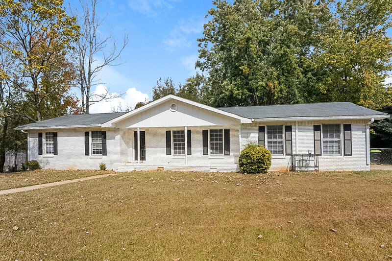 0/Mo, 5010 Ailene Dr Douglasville, GA 30135 External View