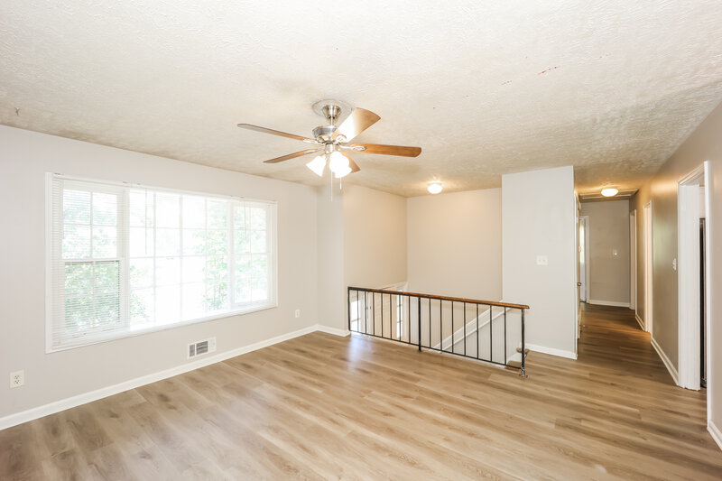 2,420/Mo, 5140 Oakdale Dr Douglasville, GA 30135 Living Room View 2