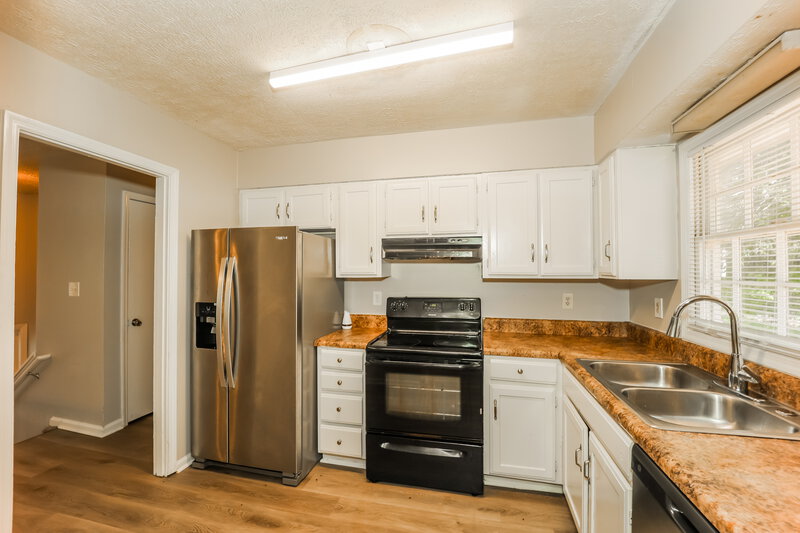 2,420/Mo, 5140 Oakdale Dr Douglasville, GA 30135 Kitchen View 2