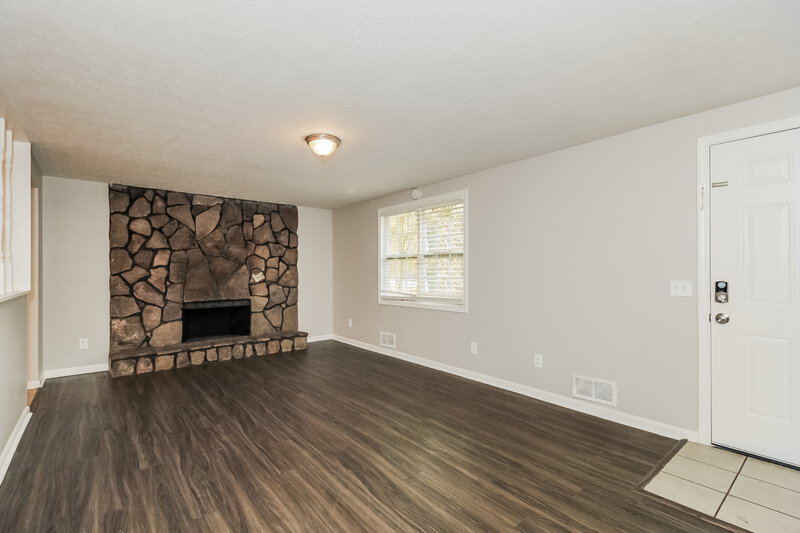 1,600/Mo, 4031 Yeager Rd Douglasville, GA 30135 Living Room View