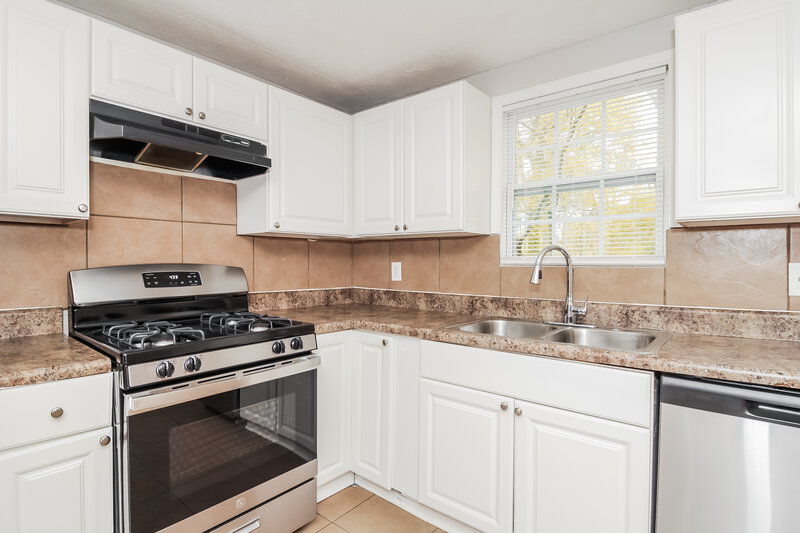 1,600/Mo, 4031 Yeager Rd Douglasville, GA 30135 Kitchen View 2