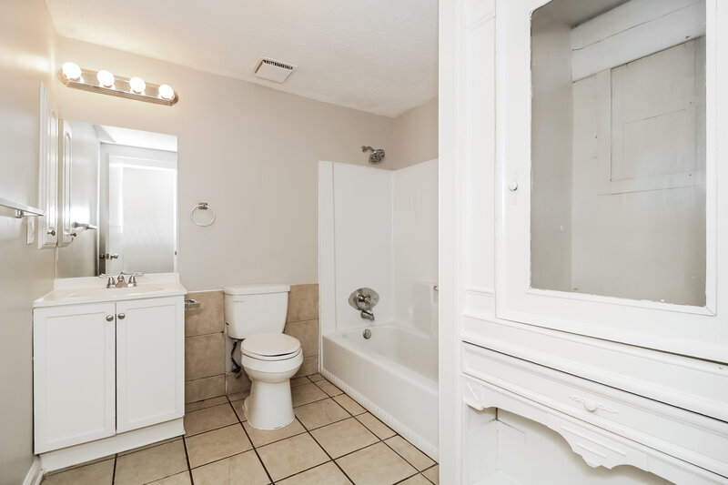 1,600/Mo, 4031 Yeager Rd Douglasville, GA 30135 Bathroom View