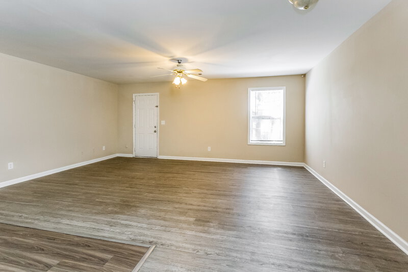 1,750/Mo, 6467 Snowbird Ln Douglasville, GA 30134 Family Room View