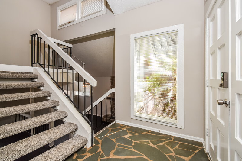 3,020/Mo, 6804 Knollwood Dr Douglasville, GA 30135 Foyer View
