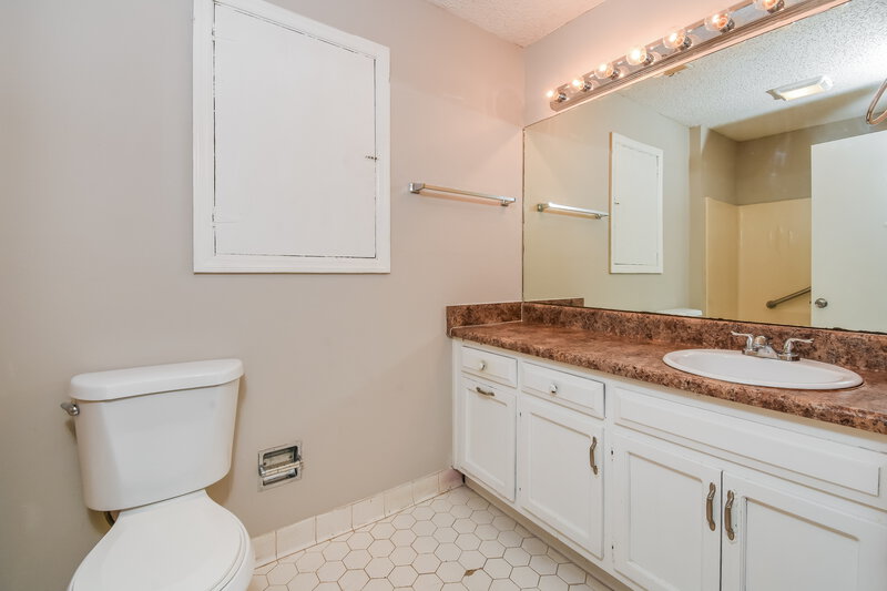 3,020/Mo, 6804 Knollwood Dr Douglasville, GA 30135 Bathroom View