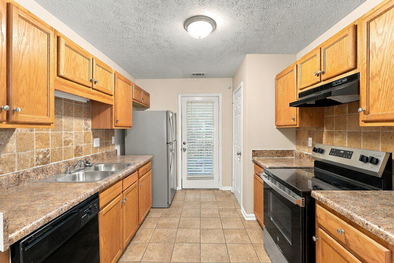 1,670/Mo, 7045 Branch Crossing Way Douglasville, GA 30134 Kitchen View