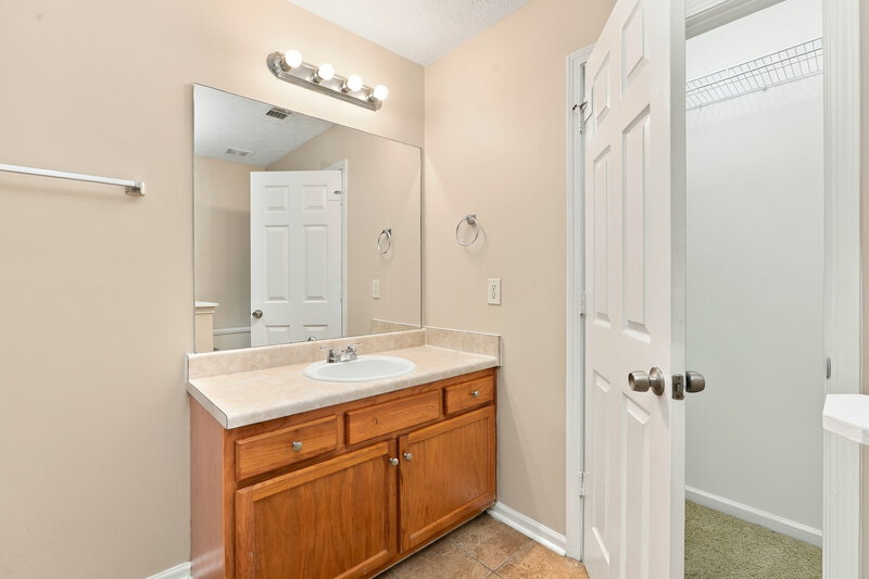 1,670/Mo, 7045 Branch Crossing Way Douglasville, GA 30134 Primary Bathroom View
