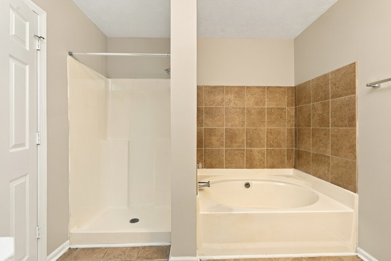1,670/Mo, 7045 Branch Crossing Way Douglasville, GA 30134 Primary Bathroom View 2