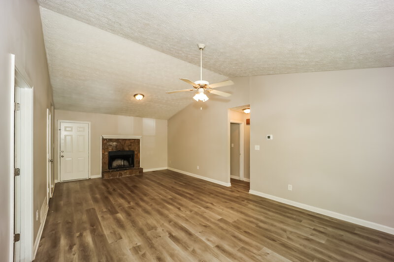 1,550/Mo, 7774 Mountain Creek Way Douglasville, GA 30134 Living Room View
