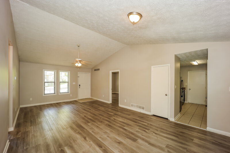 1,550/Mo, 7774 Mountain Creek Way Douglasville, GA 30134 Living Room View 3