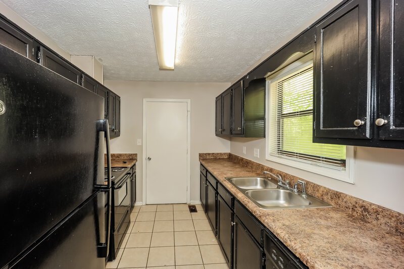 1,550/Mo, 7774 Mountain Creek Way Douglasville, GA 30134 Kitchen View