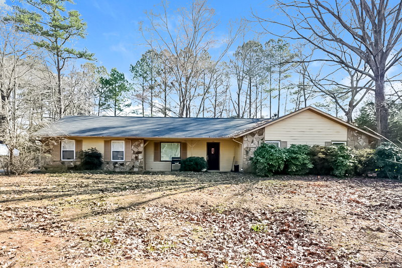 2,340/Mo, 245 Fairfield Dr Ellenwood, GA 30294 External View