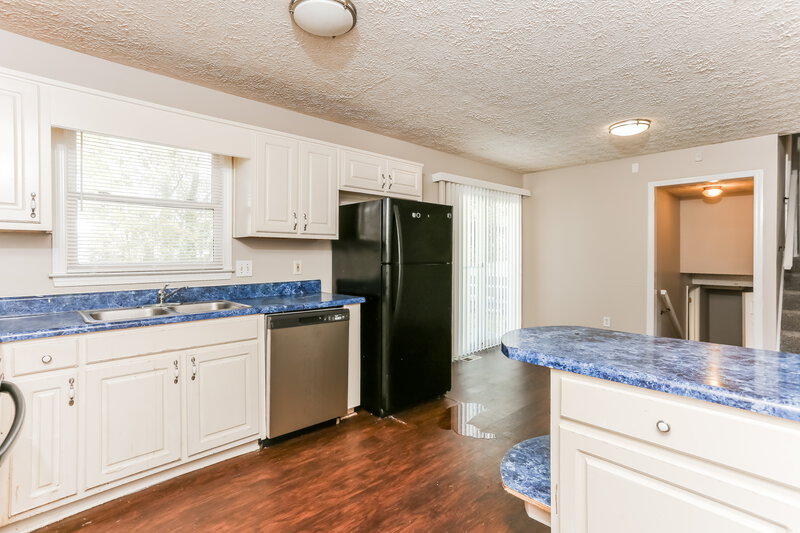 1,695/Mo, 6030 Randy Ln Ellenwood, GA 30294 Kitchen View 3