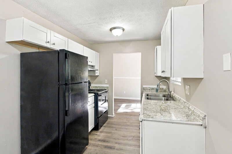 1,855/Mo, 3996 Brookstone Rd Ellenwood, GA 30294 Kitchen View 2