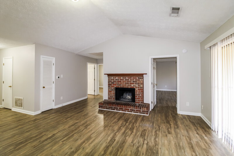 2,450/Mo, 4265 Loveless Pl Ellenwood, GA 30294 Living Room View