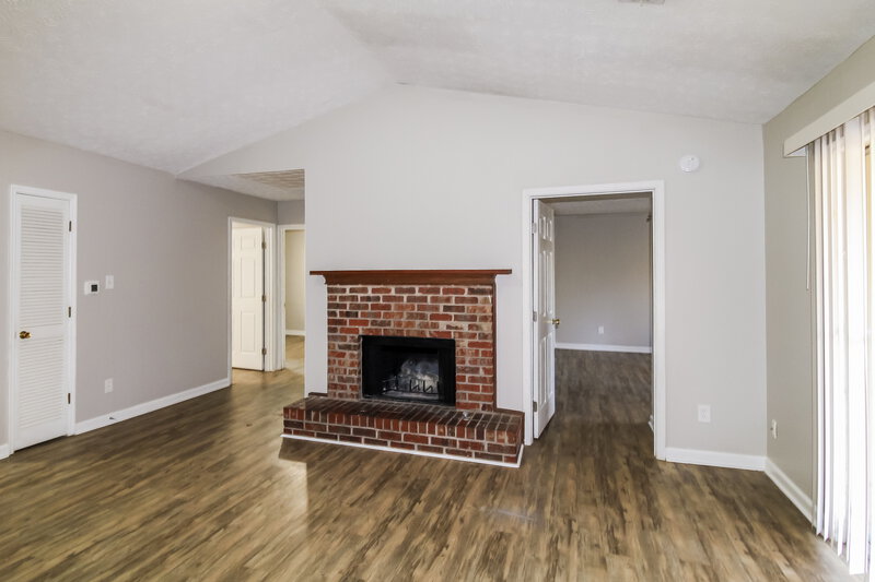 2,450/Mo, 4265 Loveless Pl Ellenwood, GA 30294 Living Room View 2
