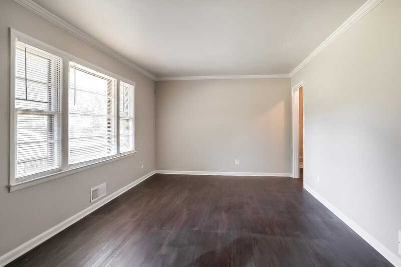 2,220/Mo, 1164 Lloyd Dr Forest Park, GA 30297 Living Room View 2