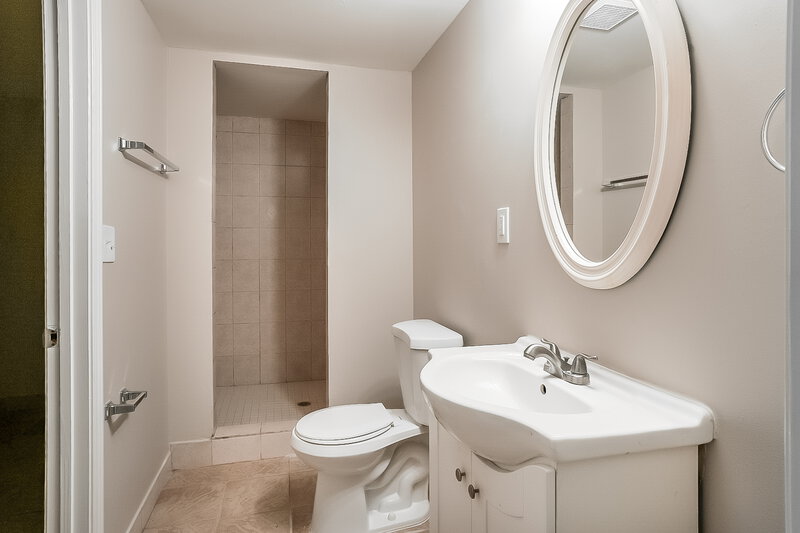 2,220/Mo, 1164 Lloyd Dr Forest Park, GA 30297 Bathroom View