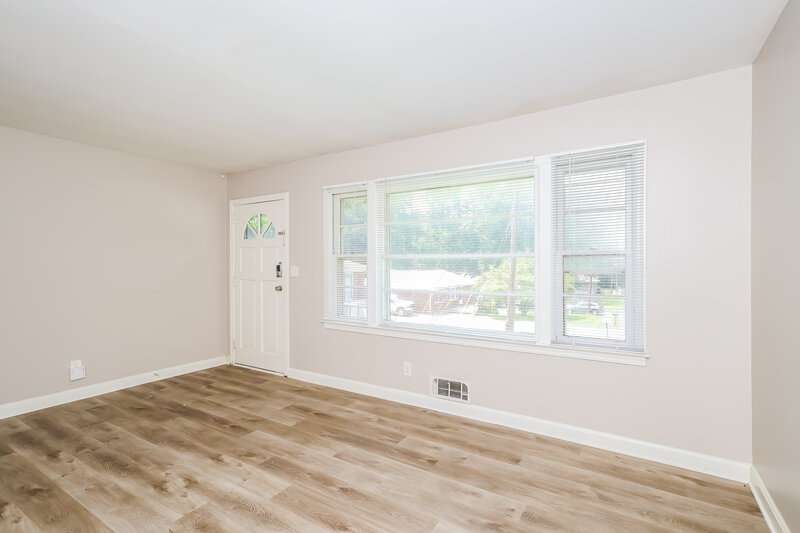 1,335/Mo, 4244 Boling Dr Forest Park, GA 30297 Living Room View