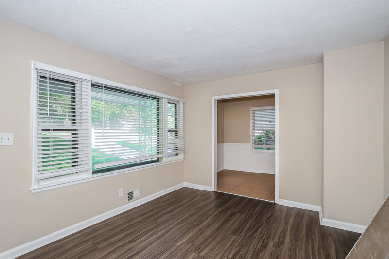 1,950/Mo, 4324 Shady Lane Way Forest Park, GA 30297 Living Room View 3