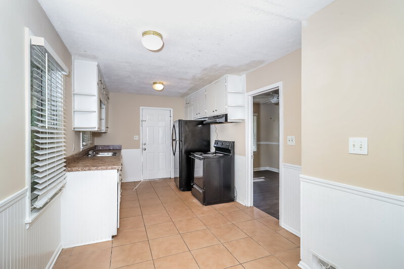 1,950/Mo, 4324 Shady Lane Way Forest Park, GA 30297 Kitchen View