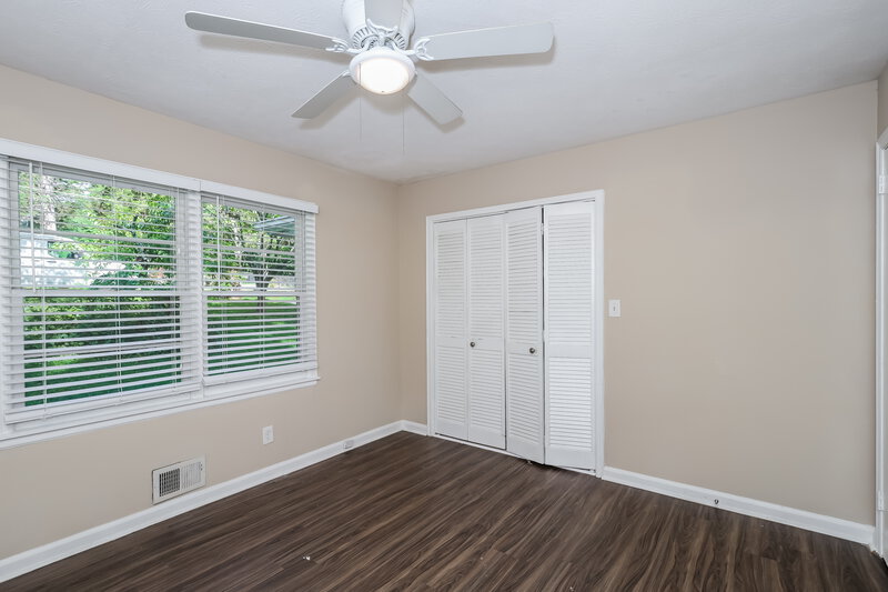1,950/Mo, 4324 Shady Lane Way Forest Park, GA 30297 Main Bedroom View 2