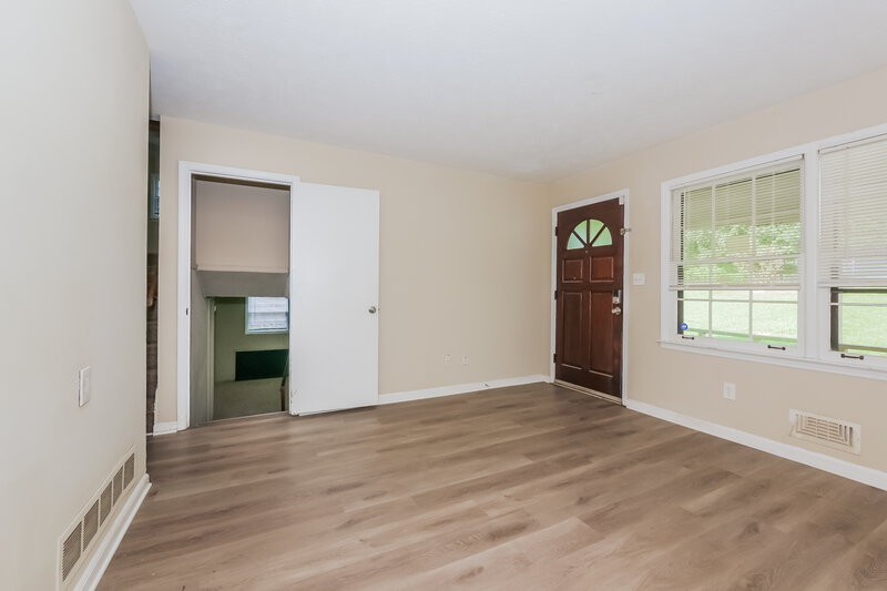 2,220/Mo, 5769 Phillips Dr Forest Park, GA 30297 Living Room View