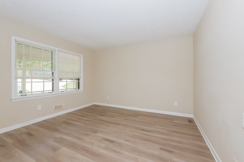 2,220/Mo, 5769 Phillips Dr Forest Park, GA 30297 Living Room View 2