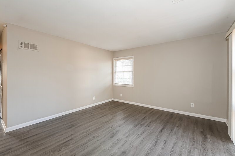 1,510/Mo, 645 Melrose Dr Forest Park, GA 30297 Living Room View 3