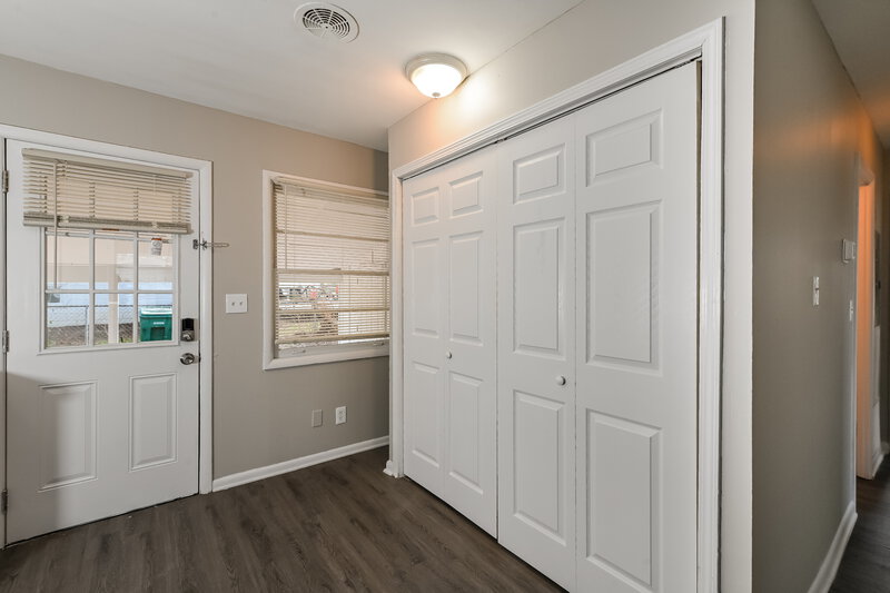 1,510/Mo, 645 Melrose Dr Forest Park, GA 30297 Dining Room View