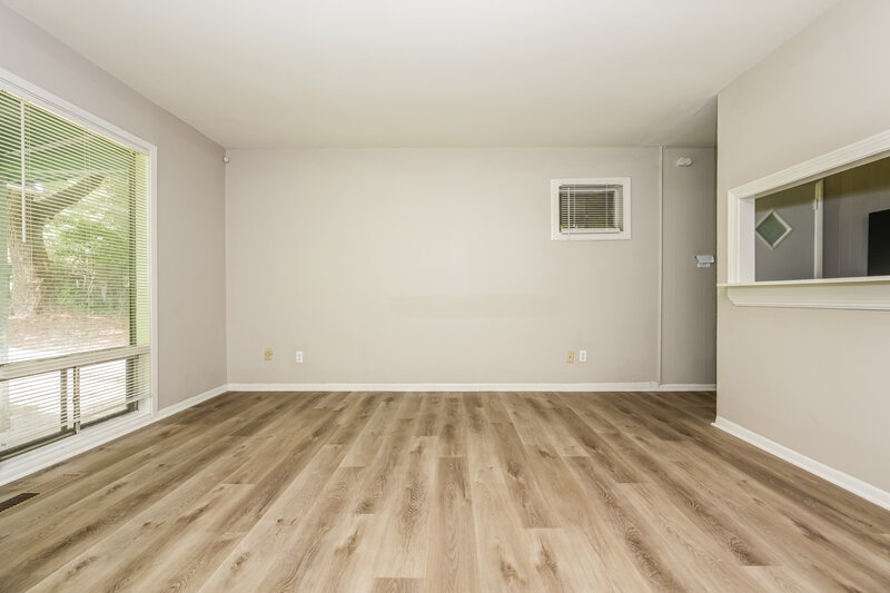 2,030/Mo, 729 Blueridge Dr Forest Park, GA 30297 Living Room View 4
