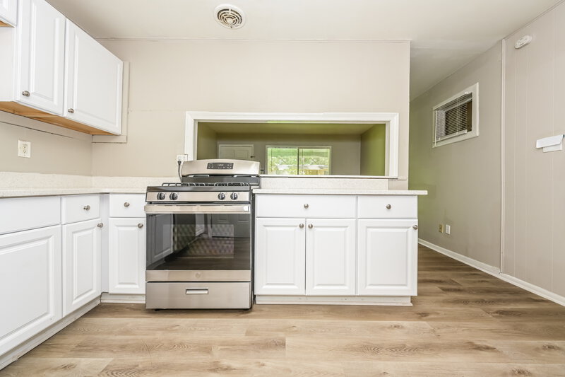 2,030/Mo, 729 Blueridge Dr Forest Park, GA 30297 Kitchen View 2