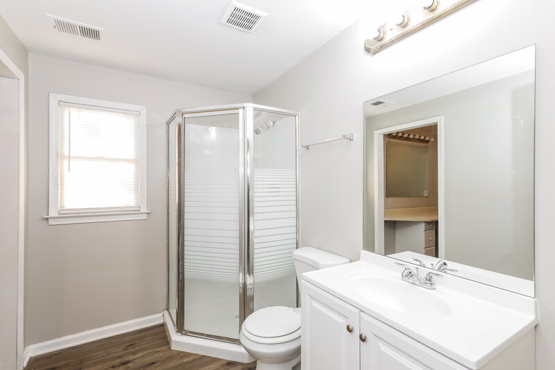2,080/Mo, 820 Oakdale Dr Forest Park, GA 30297 Main Bathroom View