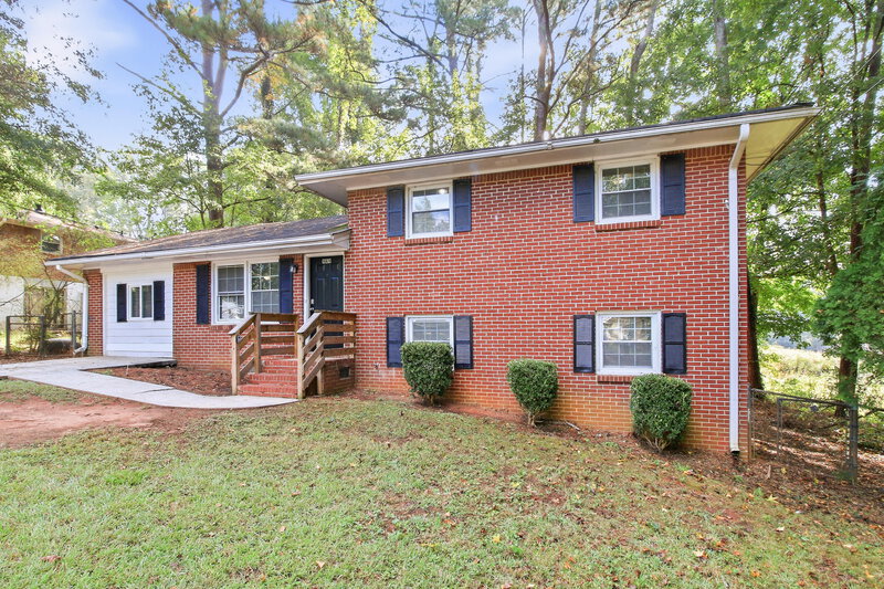0/Mo, 989 Juniper Cir Forest Park, GA 30297 Front View