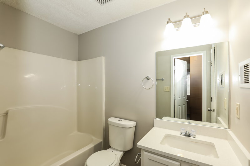 1,745/Mo, 10993 Thrasher Rd Hampton, GA 30228 Bathroom View