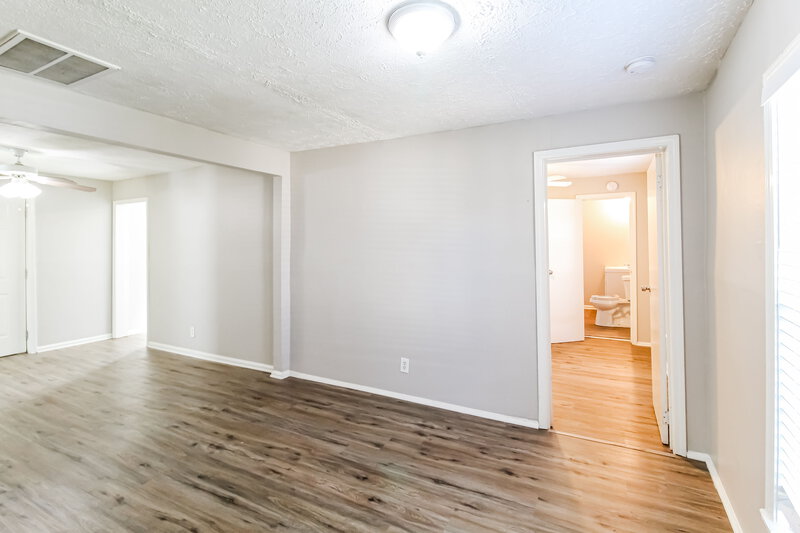 1,420/Mo, 1820 MOORE Lane Gainesville, GA 30507 Living Room View