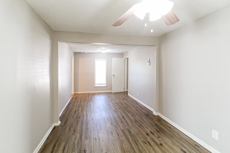 1,420/Mo, 1820 MOORE Lane Gainesville, GA 30507 Living Room View 4