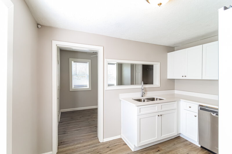 1,420/Mo, 1820 MOORE Lane Gainesville, GA 30507 Kitchen View 3