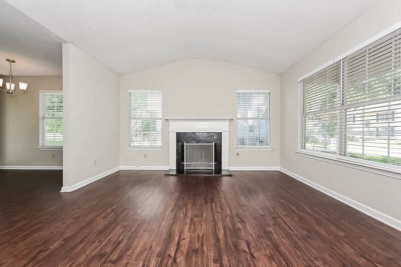 1,690/Mo, 68 Hampton Oaks Dr Hampton, GA 30228 Living Room View 2