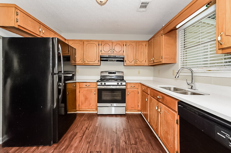 1,690/Mo, 68 Hampton Oaks Dr Hampton, GA 30228 Kitchen View