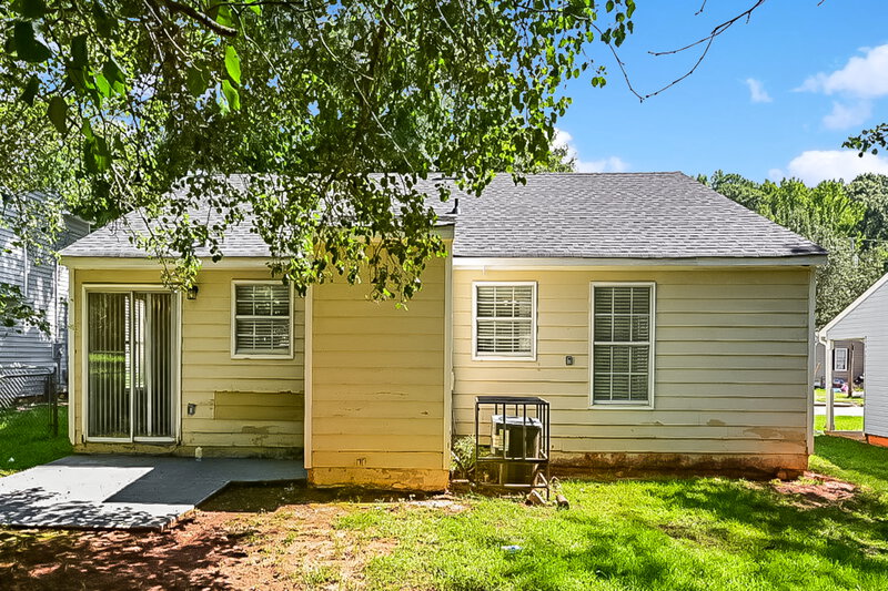 1,690/Mo, 68 Hampton Oaks Dr Hampton, GA 30228 Rear View