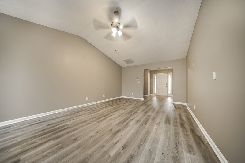 1,700/Mo, 1001 Maple Leaf Rdg Jonesboro, GA 30238 Living Room View 3